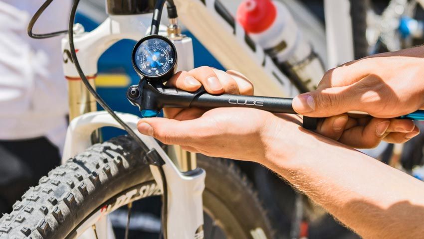 Ajusta la suspensión de tu horquilla según tu peso y estilo de conducción