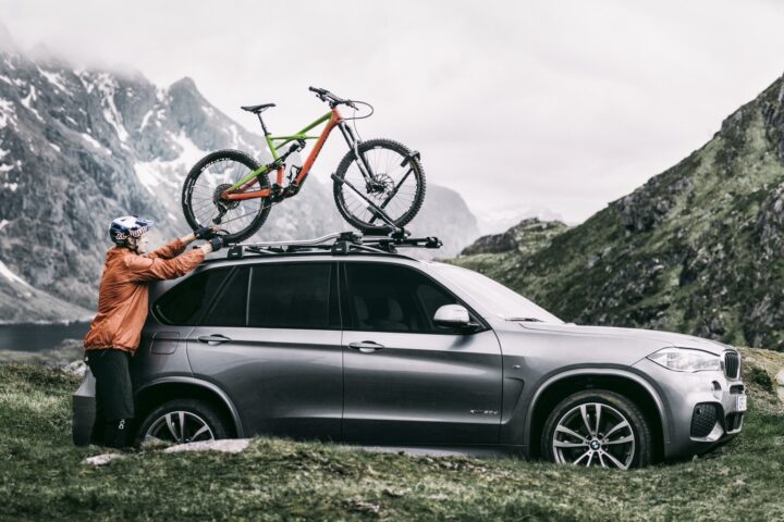 como llevar la bicicleta en el coche de forma segura y sencilla