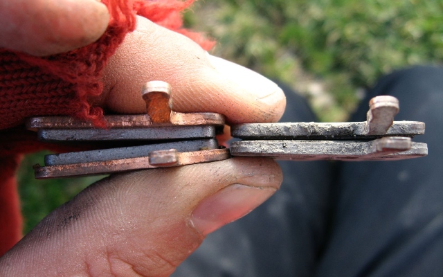 ¿Cómo saber cuándo cambiar las pastillas de freno de tu bicicleta?