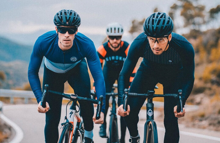 como se visten los ciclistas consejos para lucir el mejor outfit en tus rutas