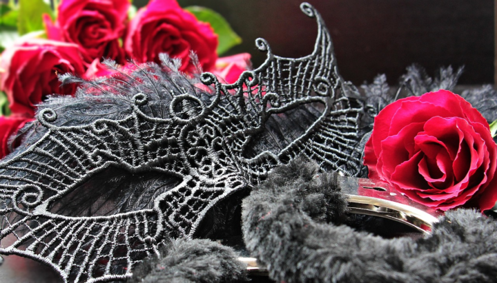 cual es el componente que se encuentra en el extremo del manillar