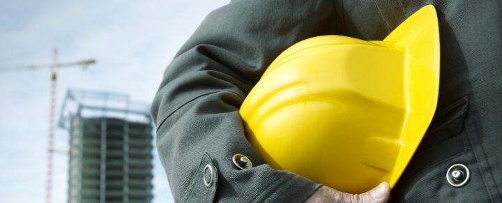 cuando es obligatorio el uso de casco de seguridad la importancia de protegerte en todo momento