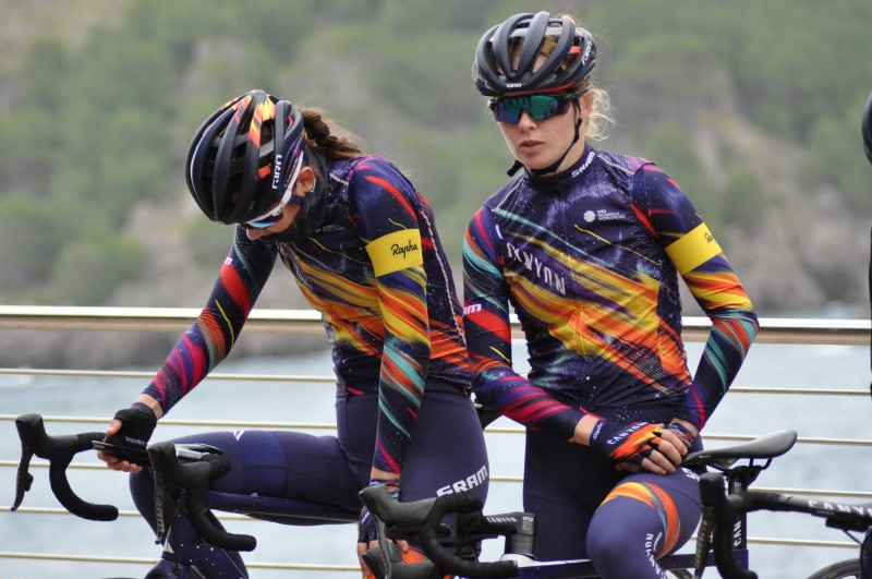 ¿Cuánto se tarda en recorrer 10 km en bicicleta?