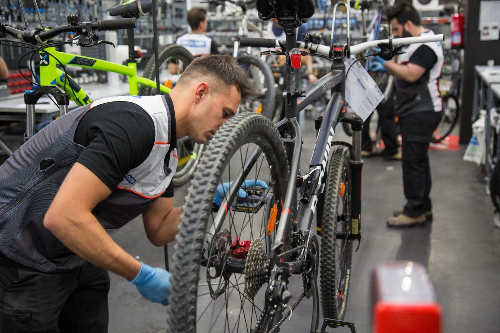 Descubre cuántas fábricas de bicicletas hay en España