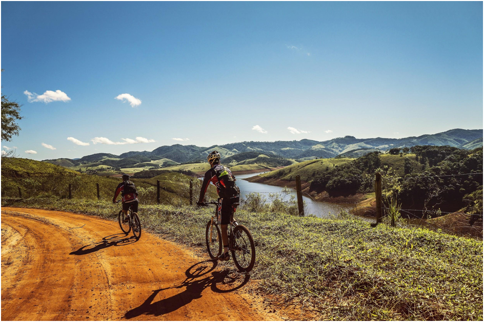 Descubre las mejores rutas cicloturistas por EspañaTesoros cicloturistas en España: ¡Emprende tu aventura en dos ruedas!