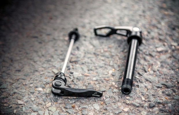 descubre los tipos de ejes de horquilla y sus ventajas para tus bicicletas