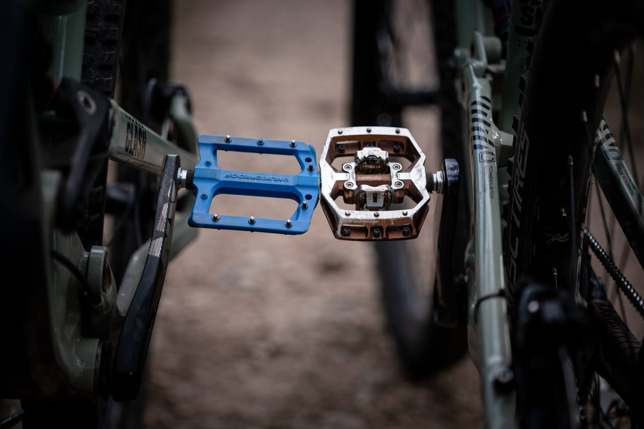 Descubre qué son los pedales mixtos y cómo pueden mejorar tu experiencia en bicicleta
