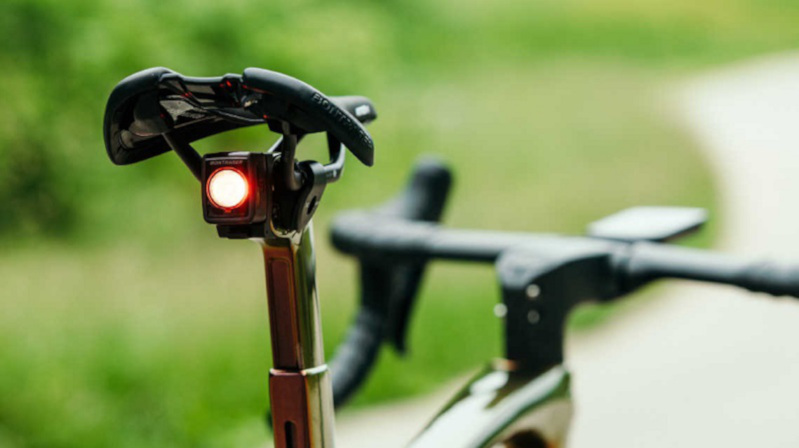 Dónde colocar la luz trasera de la bicicleta para una mayor seguridad