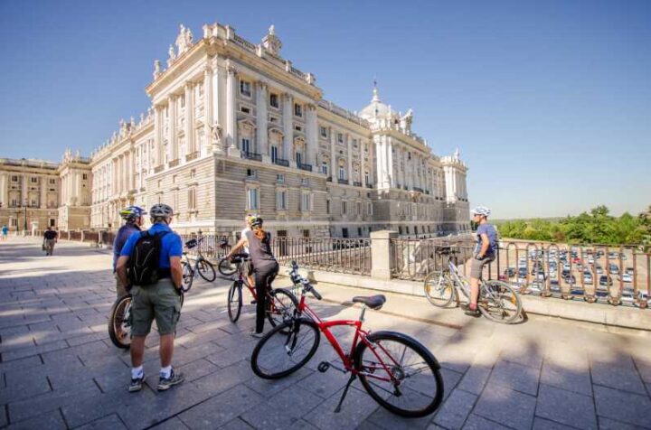 madrid en bicicleta descubre la ciudad sobre ruedas