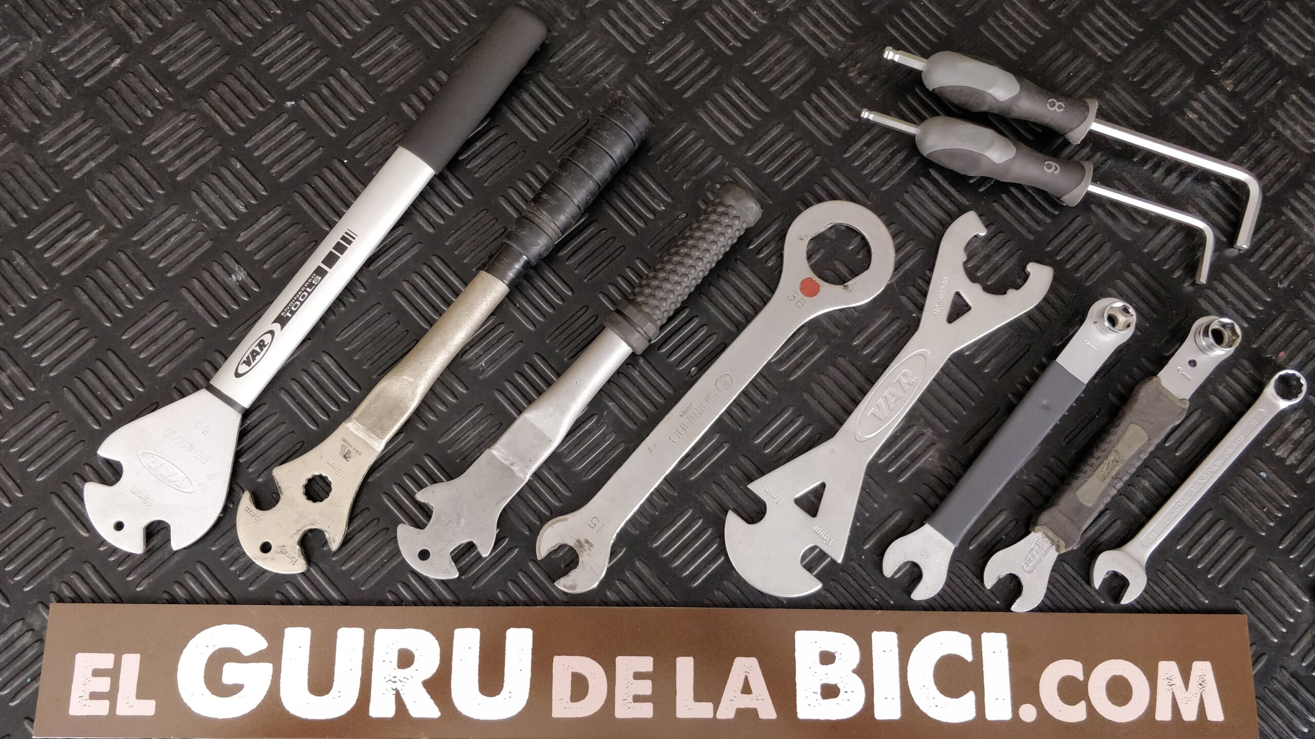 Qué llave necesito para cambiar pedales de bicicleta