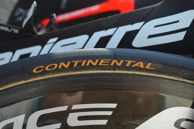 que significa que una llanta sea tubular en el ciclismo