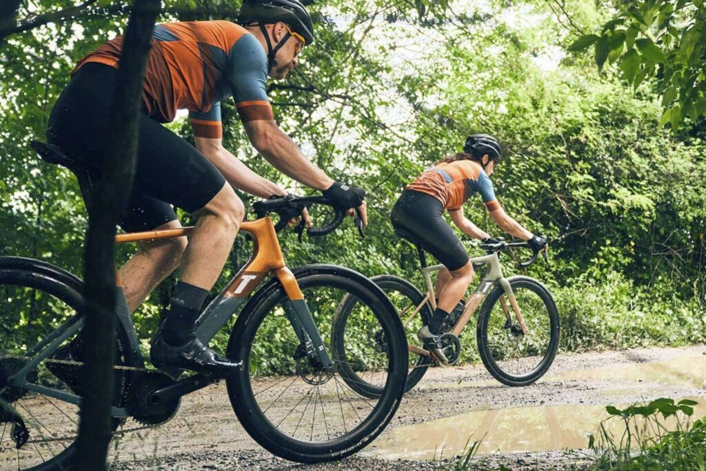 Qué son las llantas gravel y por qué son ideales para el ciclismo de aventura.