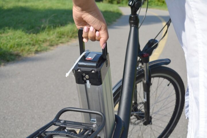 tiempo de carga de la bateria de una bicicleta electrica cuanto tarda