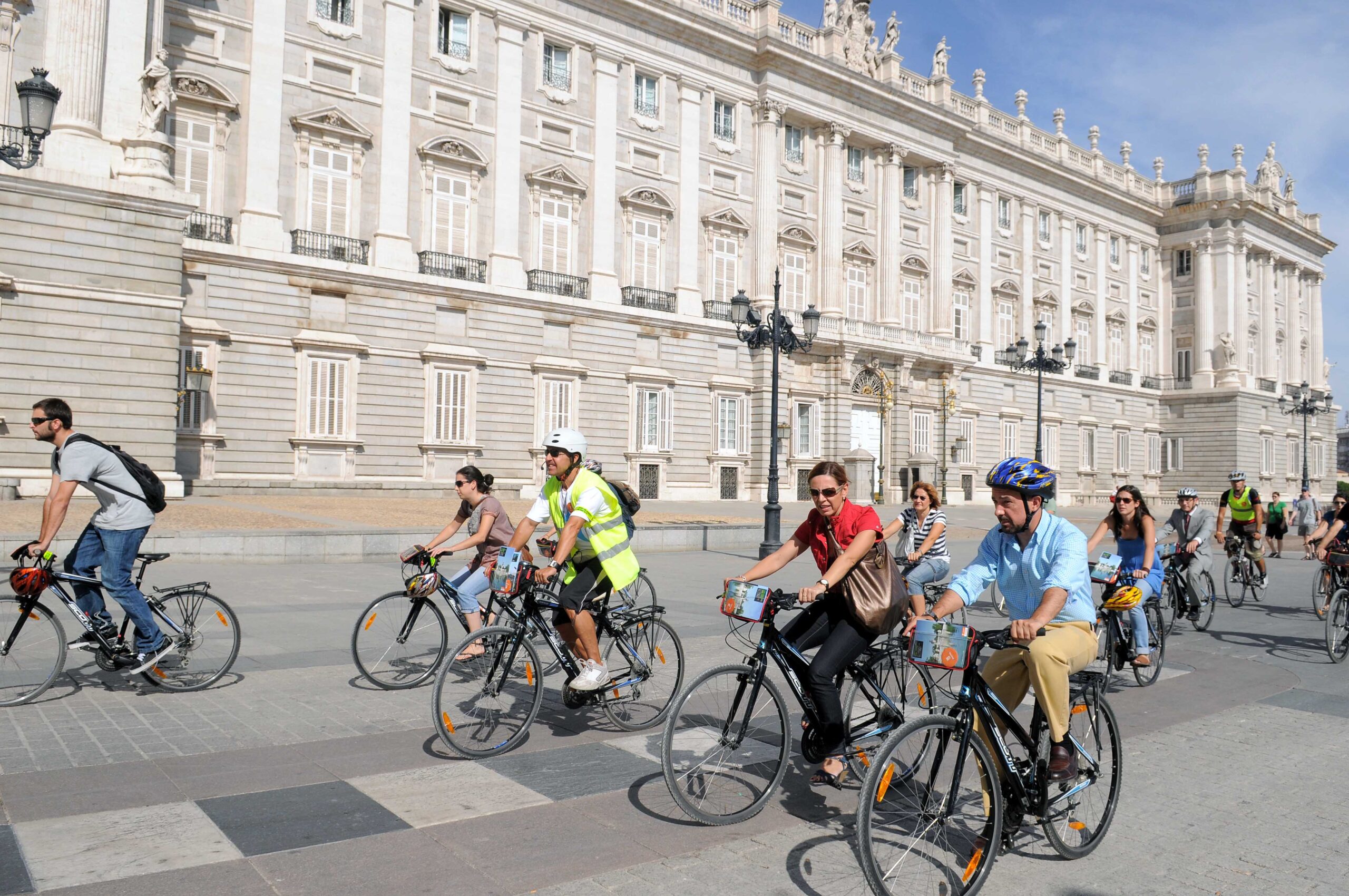 Turismo en bicicleta por Madrid: Descubre la ciudad sobre dos ruedas